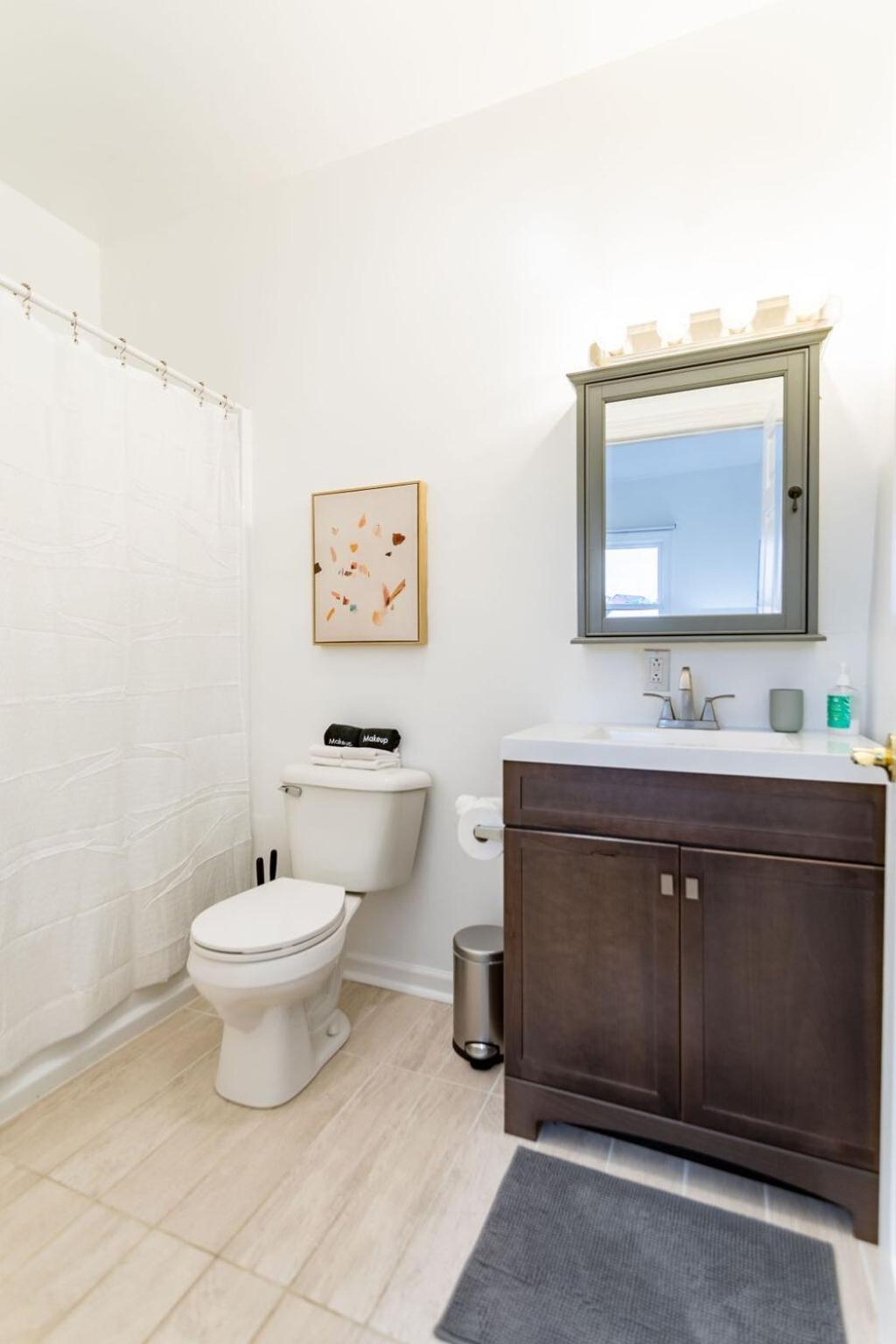 Holiday home Family Friendly 3br 3bath Near Pghs Hot Spots *